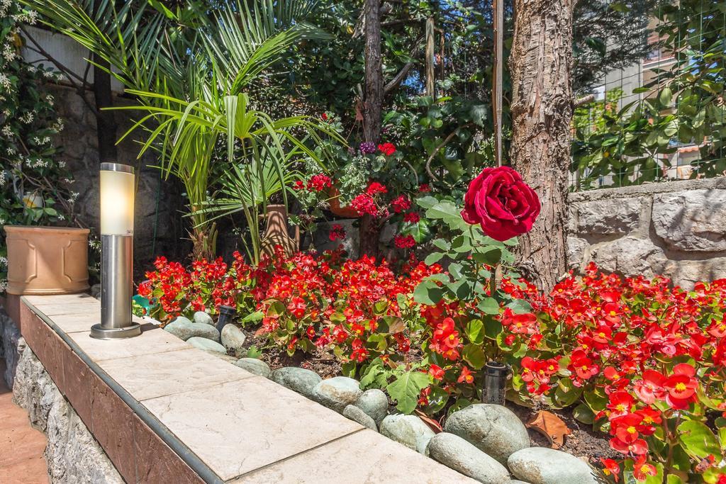 Villa Roses Apartments & Wellness Icici Ngoại thất bức ảnh