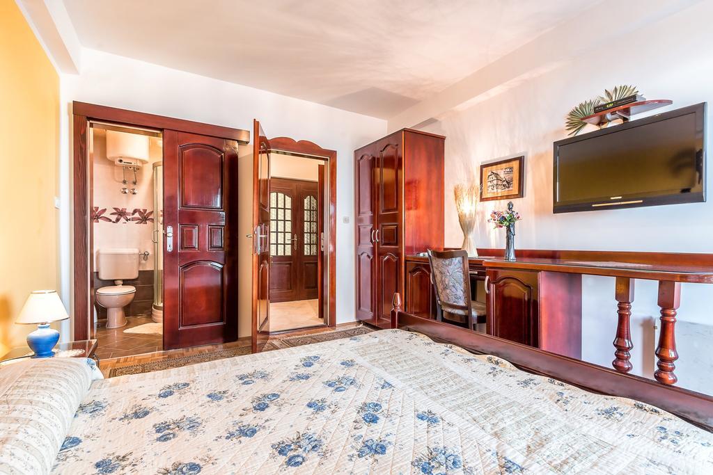 Villa Roses Apartments & Wellness Icici Ngoại thất bức ảnh